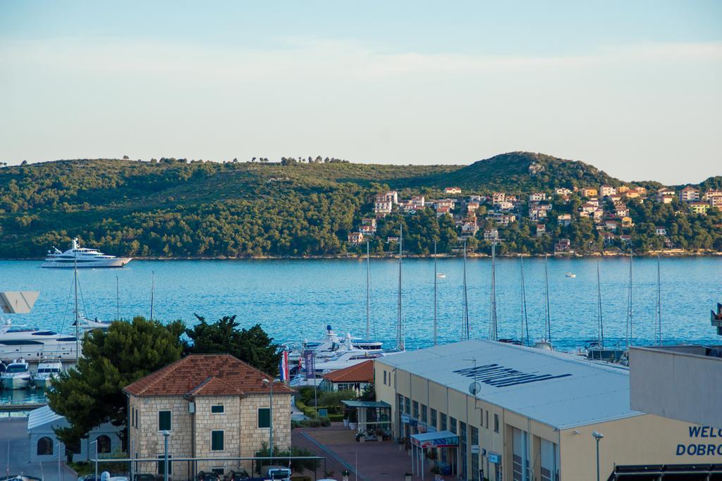 Apartments Barba Trogir Eksteriør billede