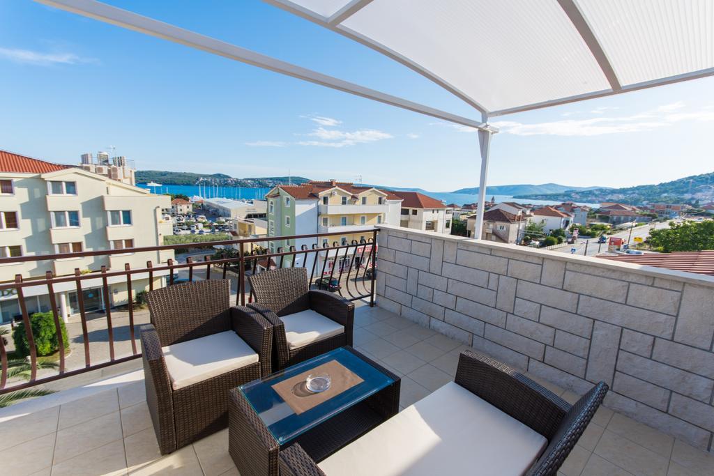 Apartments Barba Trogir Eksteriør billede