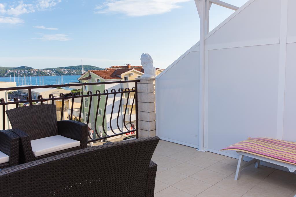 Apartments Barba Trogir Eksteriør billede