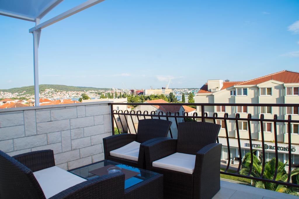 Apartments Barba Trogir Eksteriør billede