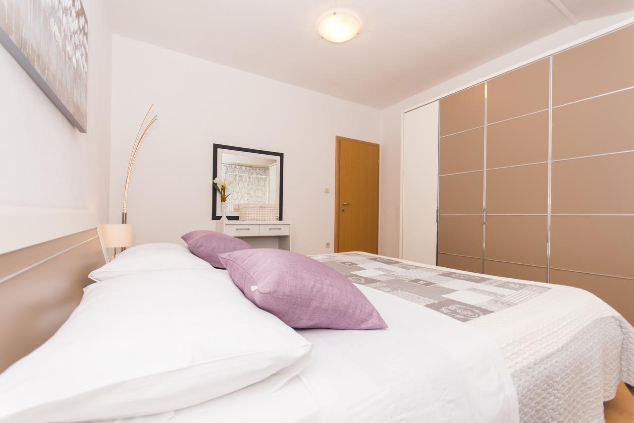 Apartments Barba Trogir Eksteriør billede